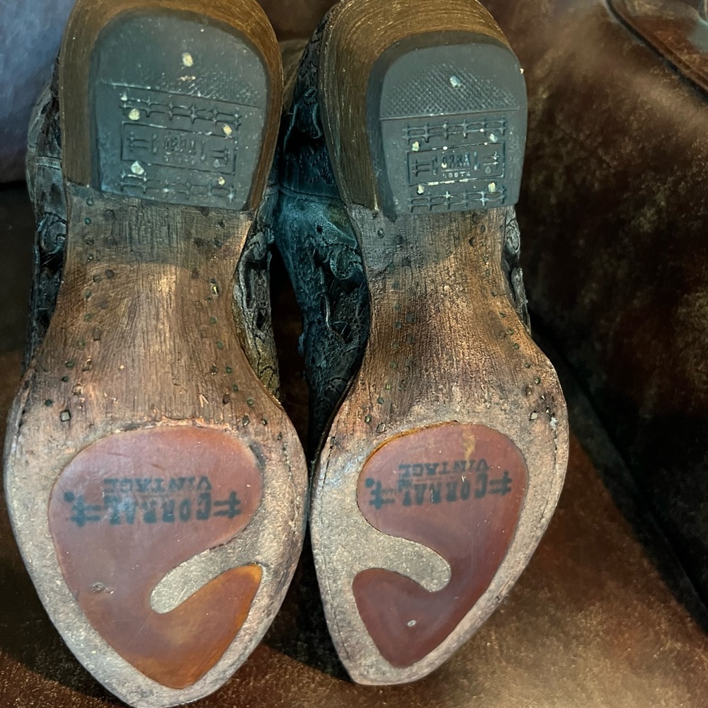 Women’s Corral Vintage Boots - Picture 8 of 9